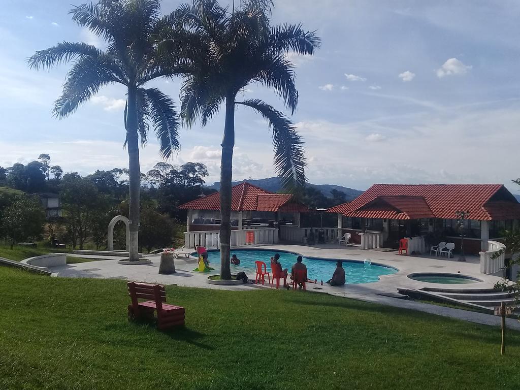 Hostal Don Bernardo Santa Rosa De Cabal Kültér fotó