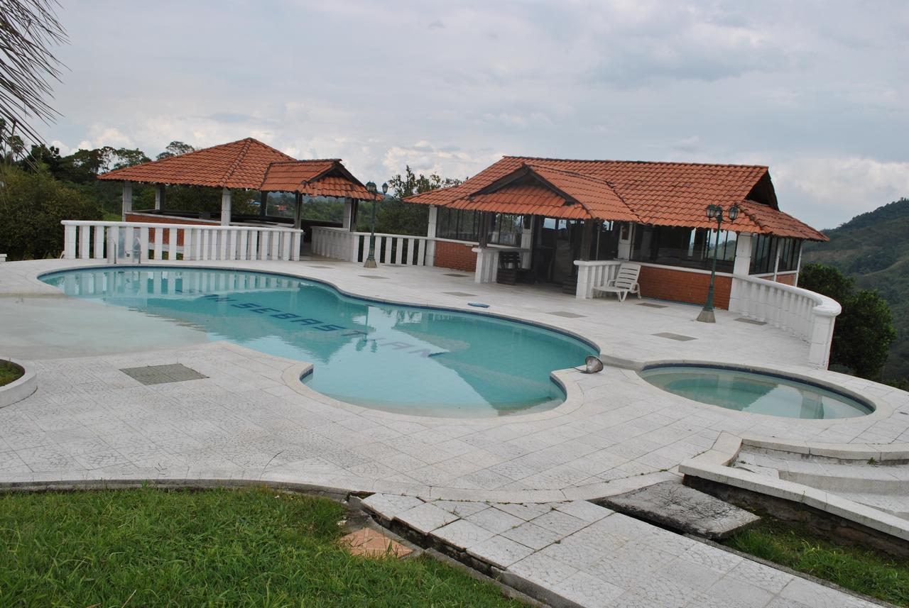 Hostal Don Bernardo Santa Rosa De Cabal Kültér fotó
